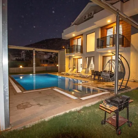Villa Tuna Oeluedeniz 4+1 Villa, Oezel Havuzlu, *